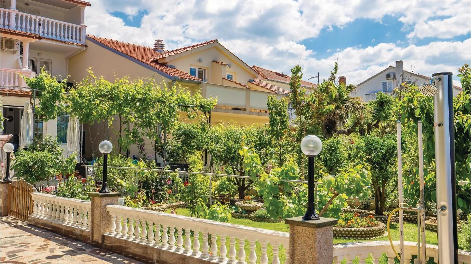 Nice Apartment In Rab With Kitchen Barbat na Rabu